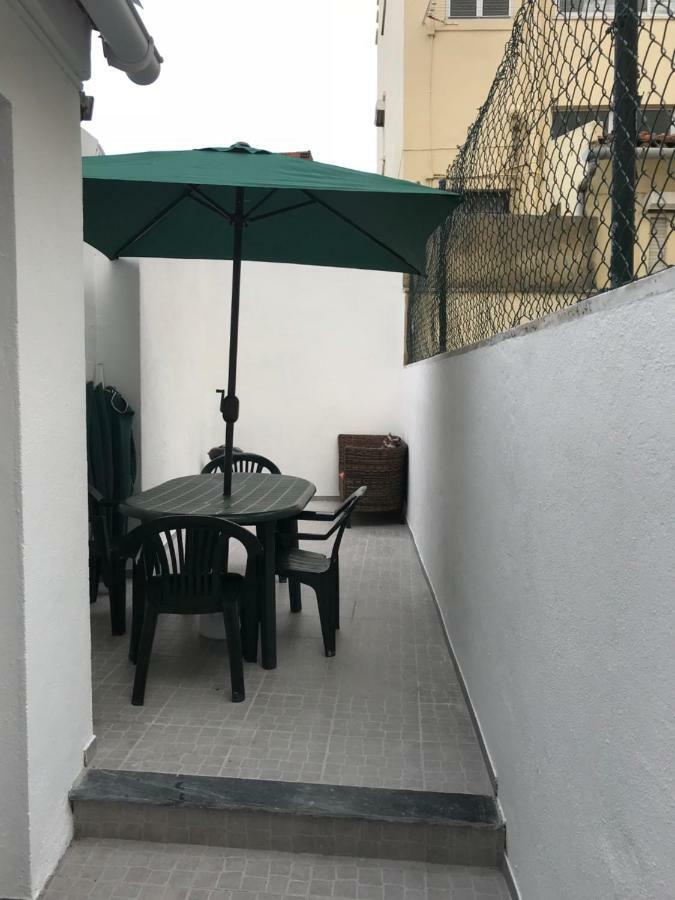 Corner House Trafaria Exterior photo